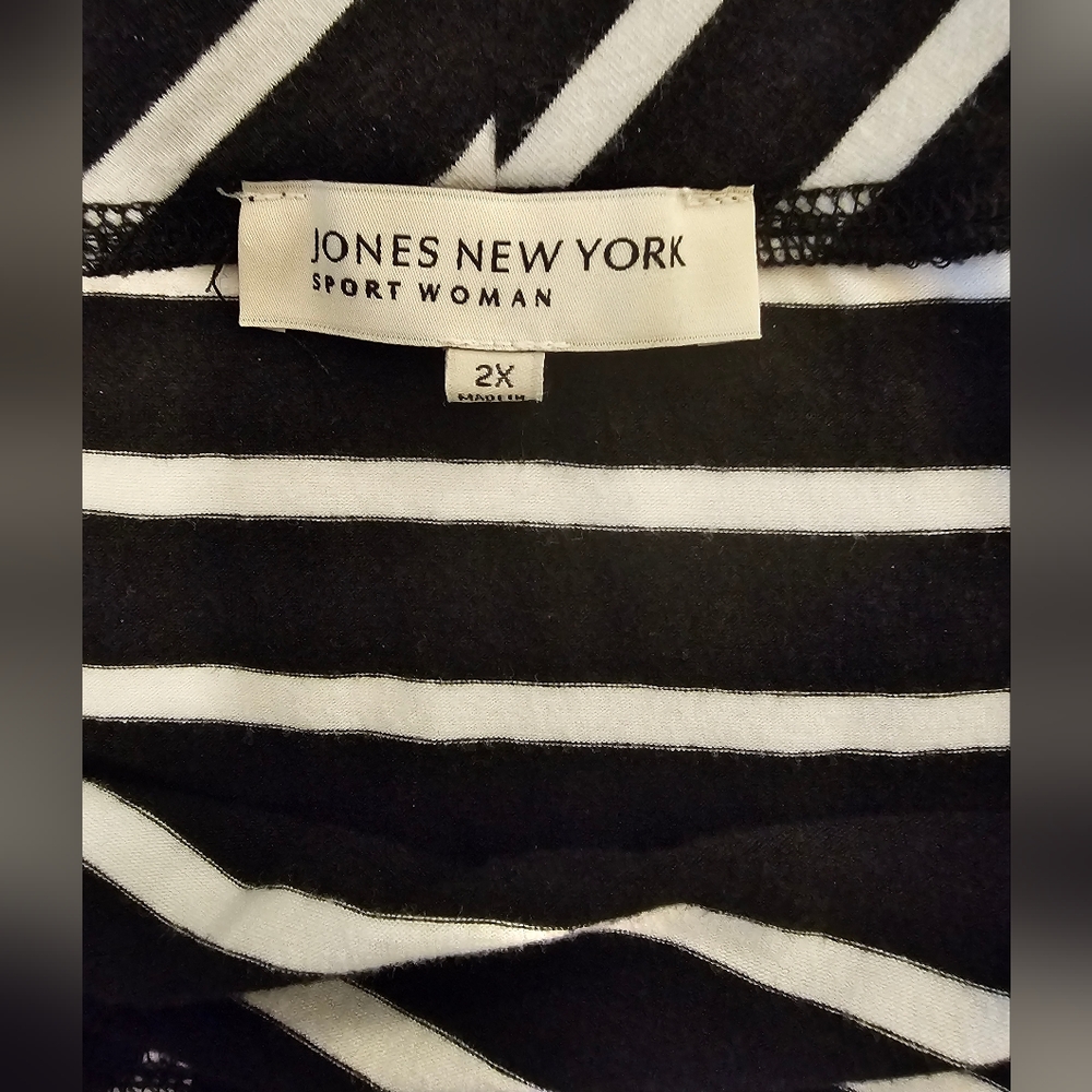 Jones of New York Black & White Skirt in 2X - Picture 2 of 5